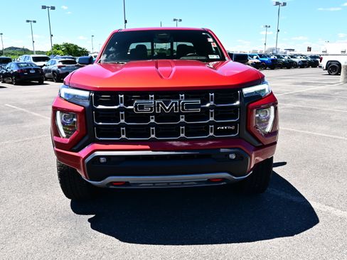 Used 2026 GMC Canyon AT4 w/ AT4 Premium Package AWD/4WD image 3