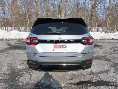 New 2026 Honda Pilot Black Edition image 5