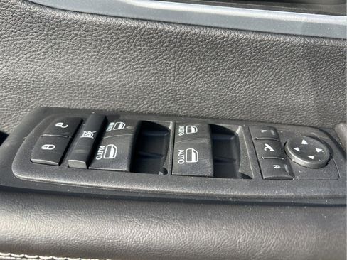 New 2026 Chrysler Pacifica Limited FWD image 26