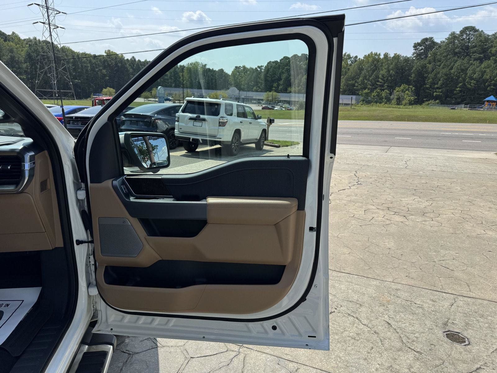 Used 2022 Ford F150 Lariat AWD/4WD image 17
