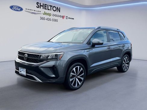 Used 2022 Volkswagen Taos SE w/ Panoramic Sunroof Package image 1