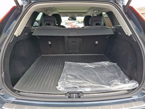Used 2023 Volvo XC60 B5 Plus w/ Climate Package AWD/4WD image 28