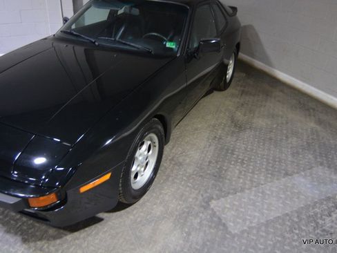 Used 1986 Porsche 944 Coupe image 18
