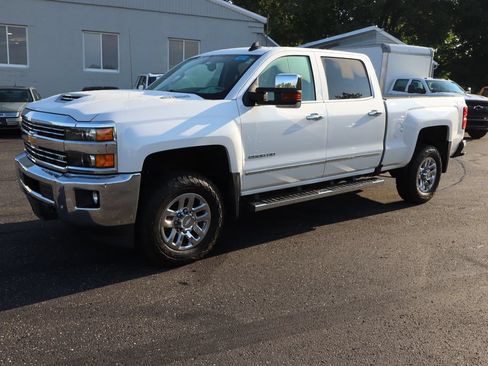Used 2019 Chevrolet Silverado 2500 LTZ w/ Duramax Plus Package AWD/4WD image 2