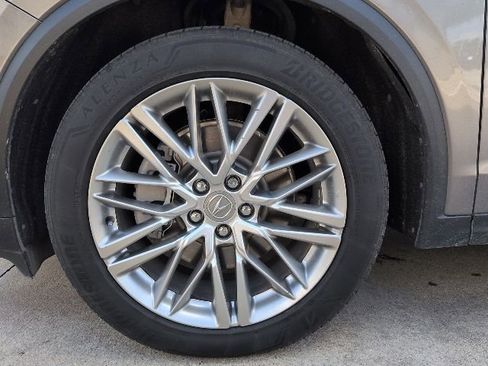 Used 2023 Acura MDX SH-AWD w/ Advance Package image 5