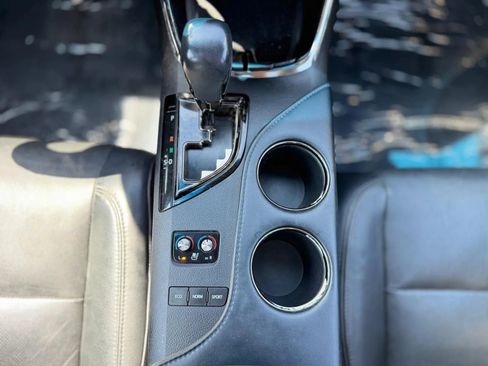 Used 2013 Toyota Avalon Limited FWD image 20