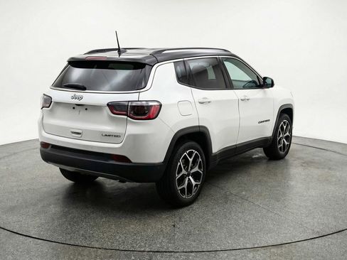 Used 2025 Jeep Compass Limited AWD/4WD image 7