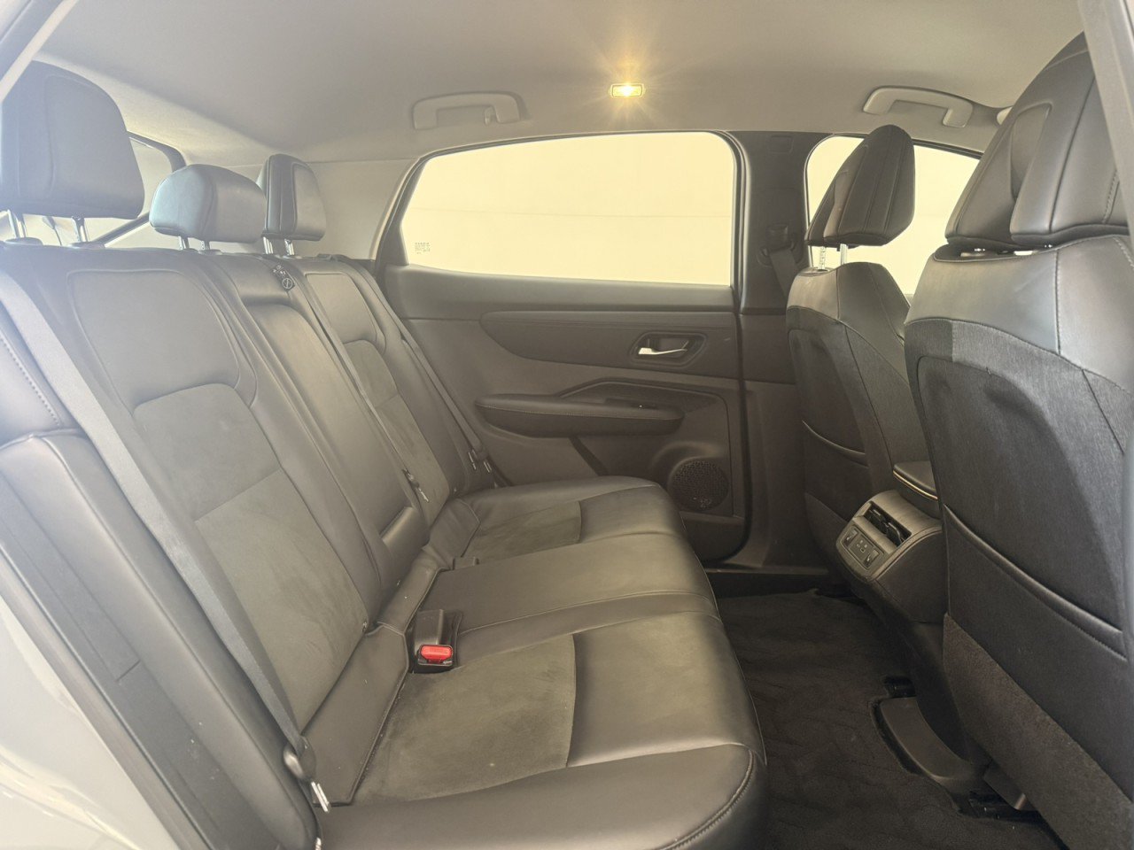 Used 2024 Nissan Ariya AWD image 13