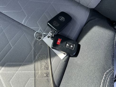 Used 2023 Toyota Tacoma TRD Sport image 37