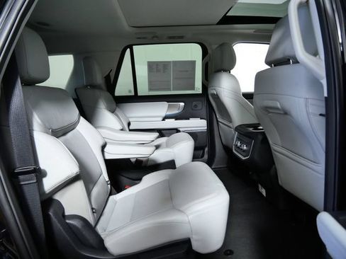 Certified 2025 Ford Expedition Max Platinum w/ Driver's Package AWD/4WD image 13
