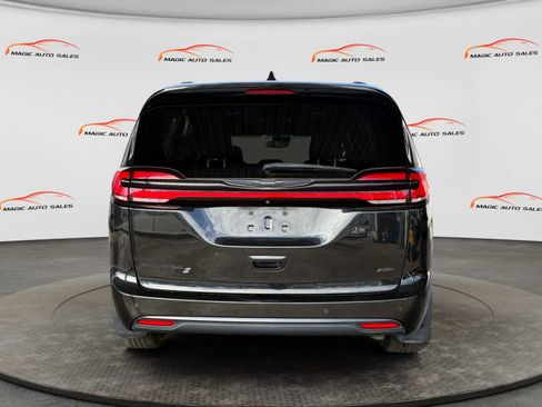 Used 2021 Chrysler Pacifica Touring w/ Cold Weather Group image 8