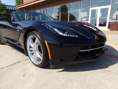 Used 2016 Chevrolet Corvette Stingray Convertible w/ 2LT Preferred Equipment Group RWD image 3