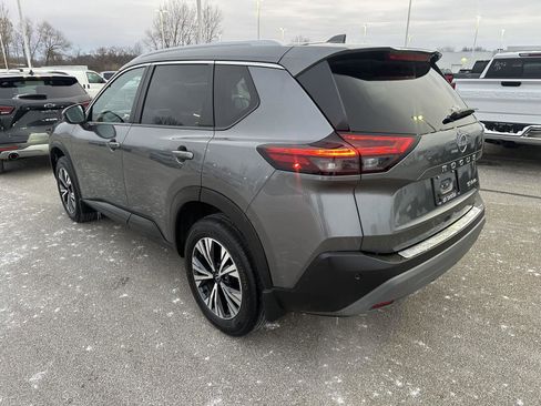 Used 2022 Nissan Rogue SV w/ SV Premium Package image 3