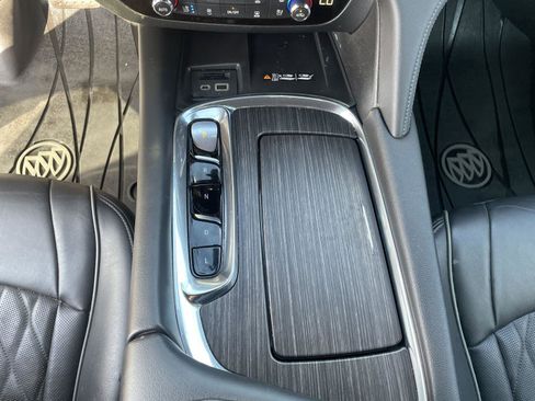 Used 2022 Buick Enclave Avenir w/ Avenir Technology Package image 20