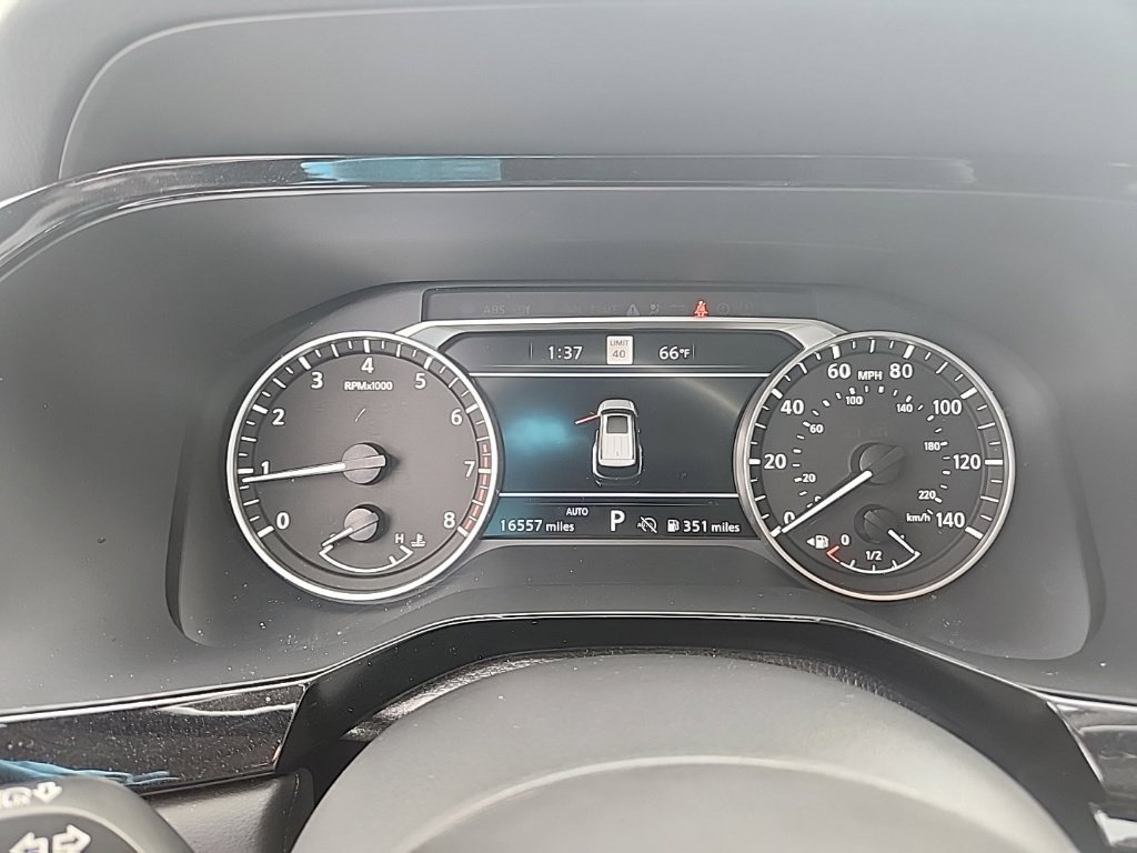 Used 2025 Nissan Pathfinder SL AWD/4WD image 16