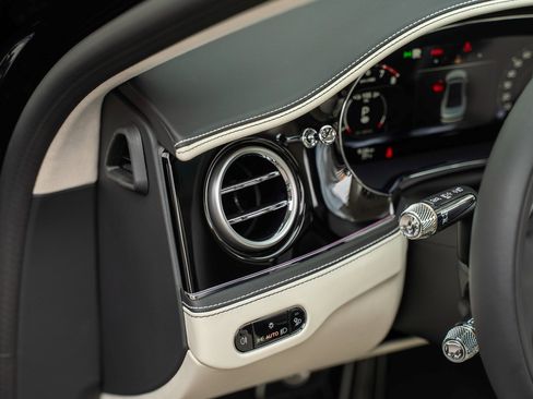 Certified 2025 Bentley Flying Spur Speed image 26