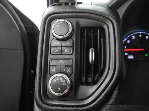 Used 2019 GMC Sierra 1500 4x4 Crew Cab w/ Convenience Package image 24
