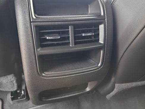 Used 2025 Cadillac XT5 Premium Luxury FWD image 17