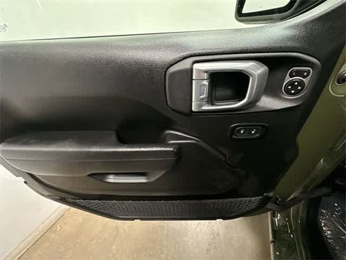 Used 2022 Jeep Wrangler Unlimited Sport image 18