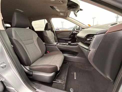Used 2023 Nissan Rogue SV image 30