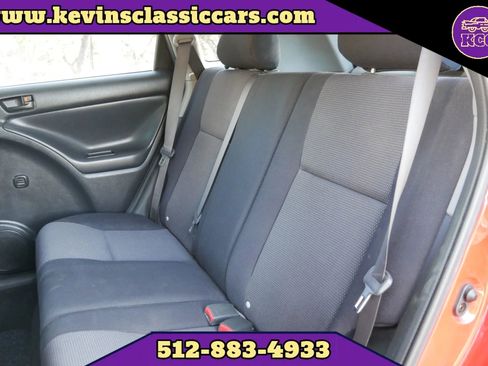 Used 2006 Pontiac Vibe Sport Wagon 4D w/ Preferred Package image 21