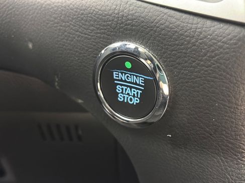 Used 2018 Ford Edge SEL image 23