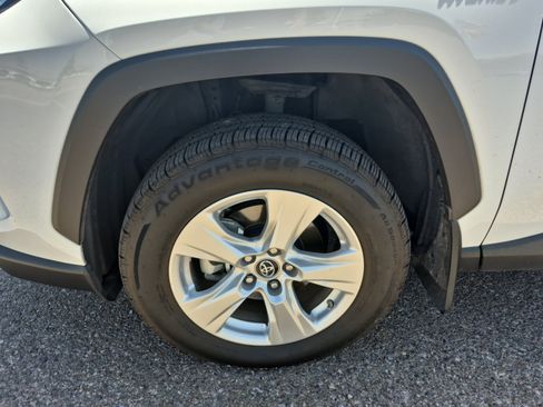 Used 2019 Toyota RAV4 XLE AWD/4WD image 25