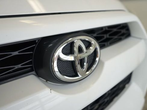 Used 2019 Toyota 4Runner SR5 image 11
