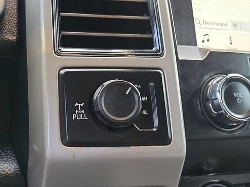 Used 2019 Ford F250 Lariat w/ Lariat Ultimate Package AWD/4WD image 29