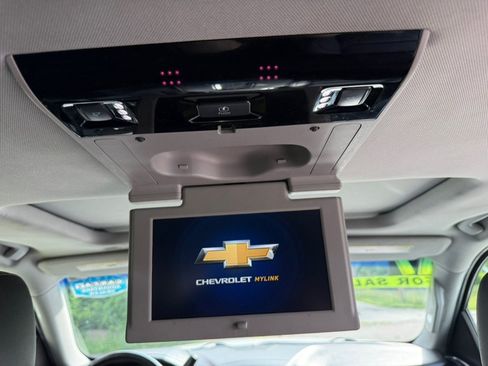 Used 2017 Chevrolet Suburban Premier AWD/4WD image 29
