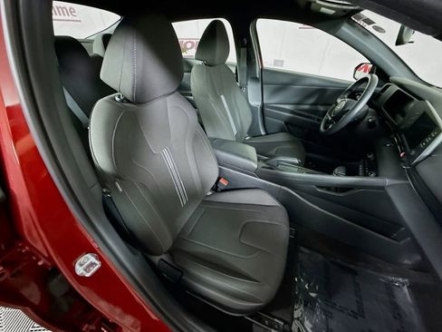 Certified 2025 Hyundai Elantra Sport FWD image 29