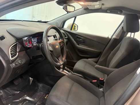Used 2018 Chevrolet Trax LS image 15