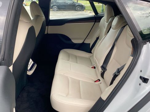 Used 2023 Tesla Model S Base image 37