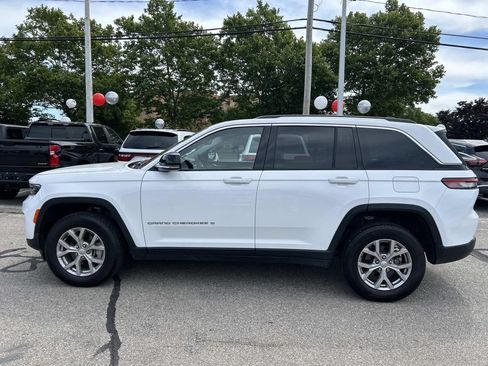 Used 2023 Jeep Grand Cherokee Limited AWD/4WD image 2