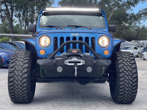 Used 2015 Jeep Wrangler Unlimited Rubicon w/ Connectivity Group AWD/4WD image 15