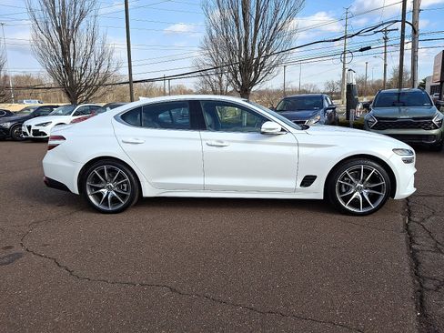 Used 2023 Genesis G70 2.0T image 7