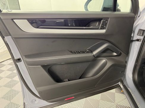 New 2026 Porsche Cayenne image 14