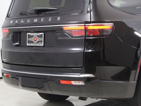 Used 2023 Jeep Wagoneer 4WD w/ Premium Group I image 47