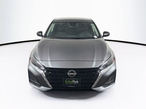 Used 2024 Nissan Altima 2.5 S FWD image 2