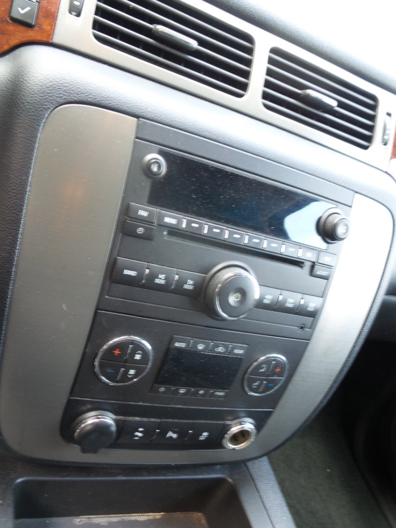 Used 2012 GMC Yukon SLT w/ SLT-2 Equipment Package AWD/4WD image 27