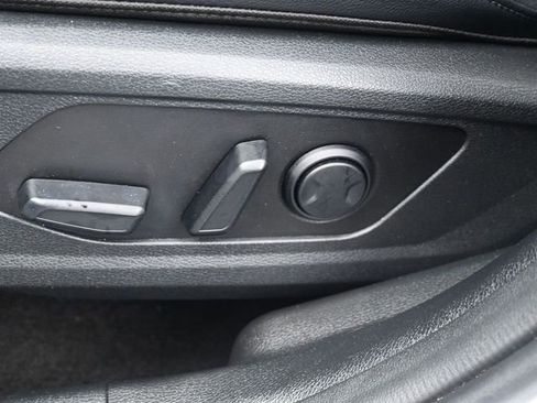 Used 2025 Kia Sportage SX image 13