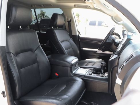 Used 2018 Toyota Land Cruiser AWD/4WD image 43