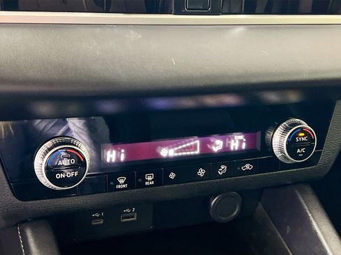 Used 2023 Mitsubishi Outlander ES image 27