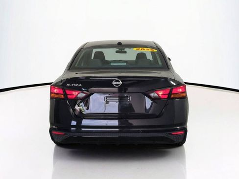 Used 2025 Nissan Altima 2.5 SV FWD image 6