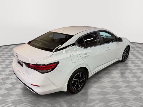 Used 2025 Nissan Sentra SV FWD image 10