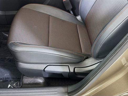 Used 2025 Nissan Kicks SR image 21