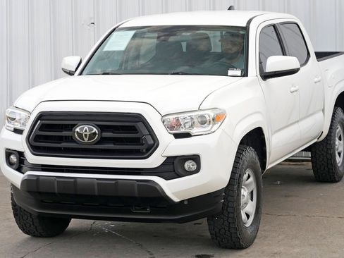 Used 2020 Toyota Tacoma SR w/ SR Convenience Package image 40
