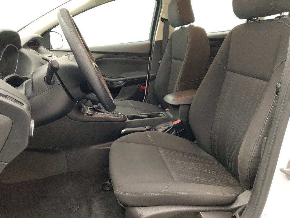 Used 2016 Ford Focus SE FWD image 17