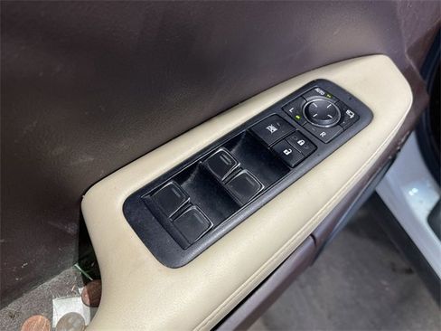 Used 2018 Lexus RX 350L Premium w/ Premium Package image 19