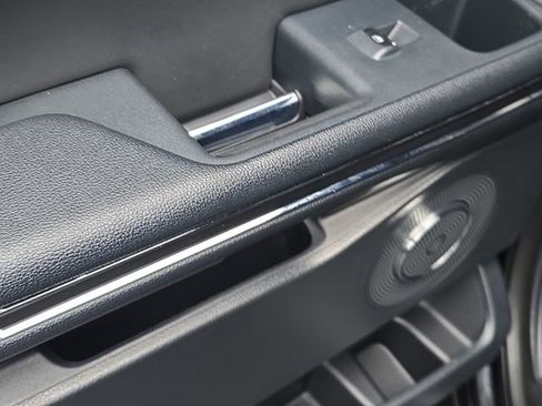 Used 2022 Ford Expedition Limited image 11